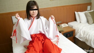 011022_01 虽然她是活跃的巫女，但她不是处女，所以我给她注射了阴道射精作为惩罚。