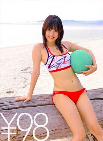 Ang gawa ni Tsukasa Aoi sa isang makatwirang presyo! Pampalakas ng paa sex. Hip swing squat na may coach at back riding. Ang latigo ng pag-ibig ng coach, itinulak pataas mula sa ibaba. Palakasin ang iyong mga binti sa pagtayo sa likod at isang paa sa itaas na nakatayo pabalik. Hip swing squat sa posisyong cowgirl. Tinutusok ito sa likod sa postura ng misyonero at sinasalo ang mainit na semilya sa mukha. Tsukasa Aoi
