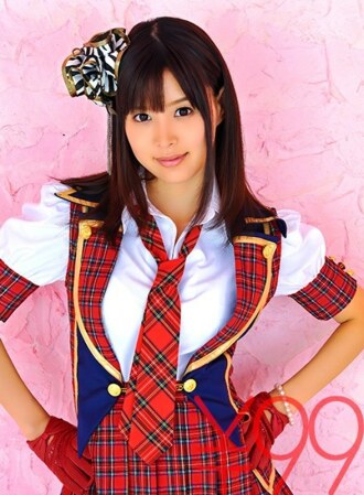 Tsukasa-chan sedang mengkaji empat puluh lapan tangan dalam pakaian berhala. Berjuang melawan pelakon itu dan goyangkan pinggulnya sambil dipimpin. Semasa diajar teknik itu, ia ditebuk dengan omboh keras, dan pada postur mubaligh ia adalah omboh tekan ke pandangan penuh. Tsukasa Aoi mendapat cumshot muka dengan omboh berkelajuan tinggi