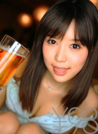 [Espesyal na Presyo] Tsukasa Aoi Nalasing At Niloko Siya! Maglasing sa alak sa isang semi-private na silid. Komportable at may malapit na mga customer, pero lumalabas ang boses ko. Nakabukas ng kaunti ang mga blind at makikita ito ng buo ng ibang mga customer. Ito ay binuksan sa oras ng likod posture at ito ay isang kahiya-hiyang paglalaro ng buong view. Sa mismong limitasyon ng pasukan, siya ay sinundot sa posisyon ng misyonero at binaril ang kanyang dila! Pinaputok din ng pangalawang tao ang dila habang inilalagay ito sa mukha ng tamud!