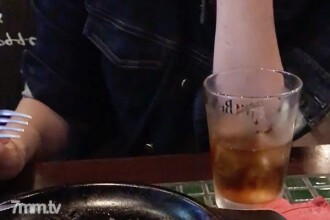 [Isteri Biasa / 2 Bonus Termasuk] Gonzo menemani isteri saya semasa dia pergi membeli-belah untuk tempat kerja baharu. Apabila anda memasukkan ayam ke dalam dirinya, dia akan teruja dan merangkap air mani. Paksa dia minum air mani pekat.