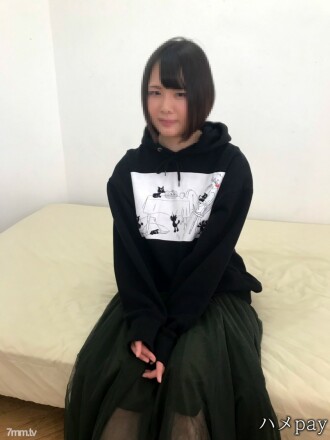 (Indibidwal na litrato) Gonzo unang karanasan anak na babae. Ang bilang ng mga taong naka-date ko ay 3, ngunit paano ang karanasan sa SEX? Ang 21-taong-gulang na G-cup loli ay nakaharap sa busty amateur na batang babae na hubad na POV record