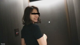 [Second Coming] [Squirting a large amount of pie bread] [Complete appearance for a limited time] [A certain auto ○ Lend appearance (22)] Model-class beautiful legs! Transcendental lewd daughter pie bread erotic tide Sugi! I've hung down to the hole in my ass ~ ☆