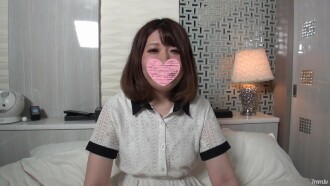 ☆初撮り☆完全顔出し☆大人しめな普通の女の子☆緊張気味だけどエッチが始まると極太チンポにアンアンよがりまくりでタップリ中に出してやりました♥【特典付】