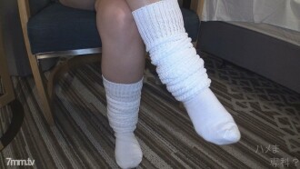 [Loose socks gal ♥] Have a modern gal wear nostalgic loose socks and have vaginal cum shot sex ♪