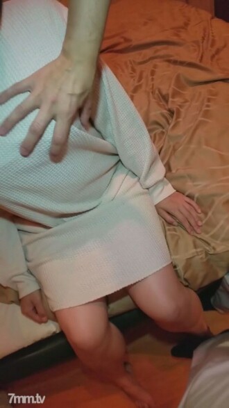 Limited [Individual] A plump young wife, who should be the price of debt, can not resist pleasure and seeks a stick for the second time himself