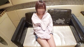* Limitado [Indibidwal / Walang censor] 19-taong-gulang na naka-ahit na Loli gal apparel clerk, isang malaking halaga ng vaginal cum shot na nagpapabuntis sa iyo sa isang mapanganib na araw na may raw insertion [amateur / outflow mahigpit na pagbabawal] May mga benepisyo
