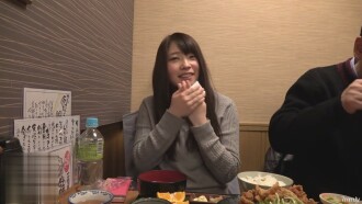 FC2-PPV-1576431 【无/素人】19岁黑髮女大学生失身后立即尝试4P冒险！忍受疼痛，接受多个精子进入阴道♥