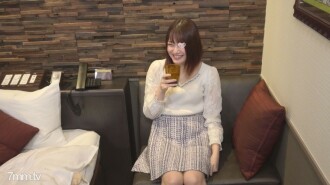FC2-PPV-1620345 【私拍】【不】柚子酱，美女！麵包屑的笑容很可爱！