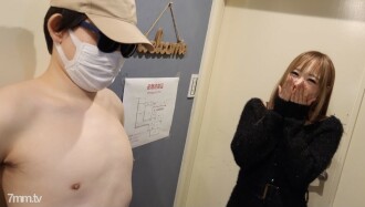 Panggil perempuan cantik ke rumah kongsi dan beri dia blowjob dan telan 3 kali berturut-turut Merangkap hantaran 2 Ai