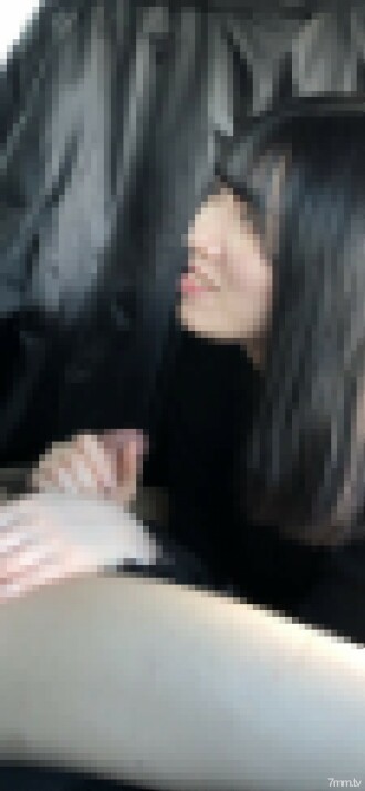 [個人撮影]超絶美人女子大生ミナミさんの車内フェラで大量発射