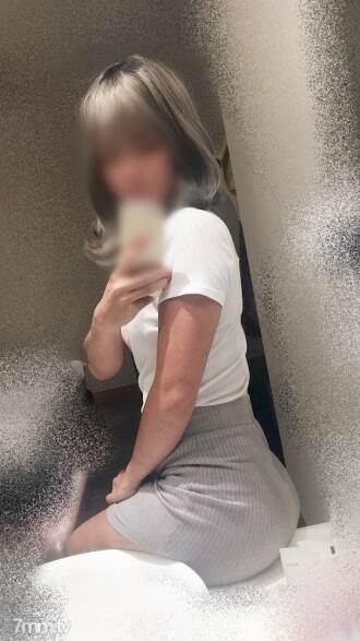 (Outflow) * Limited time offer [Men's beauty treatment course] Prickets Gal Lisa 2nd time! Smooth waist usage of a slender gal whose butt is too erotic. Intense sex with swaying ass meat.