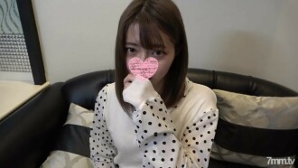 Succeeded in a secret meeting with 5 TV appearances and a 19-year-old active idol research student. The excitement doesn't stop and he flickers a lot of money and invites him to the hotel, forcibly takes it off and is in a half-replied state. At the end, she cries for the first mass facial cumshot and humiliation piston in her life.