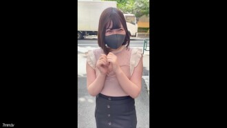 [FHD high quality/no] Magdala ng modernong batang babae na may magandang ngiti sa iyong tahanan at makipagtalik! Isang malaking halaga ng creampie pagkatapos tamasahin ang sobrang malalaking suso na hindi kasya sa bra! ! * Available ang featured review bonus