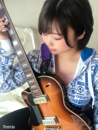 [Leaked] Girls band Vocal K (20) Boyish big breasts Diva's private girl's face Creampie Gonzo leaked [Personal shooting]