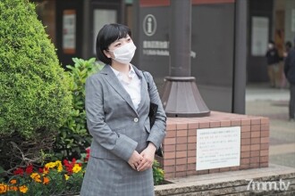980 yen! Gusto kong gawin mo ang ganitong uri ng trabaho ♪ Marunouchi OL ay tumatagal ng kalahating araw na pahinga at nakikipagtalik sa isang suit! Kahit na basa ang suit sa pagpulandit, mayroong 3 magkasunod na putok ng vaginal cum at isang ass job at semen bukkake sa suit ♪ Iroha-chan Kabanata 4 _ Pangunahing kwento