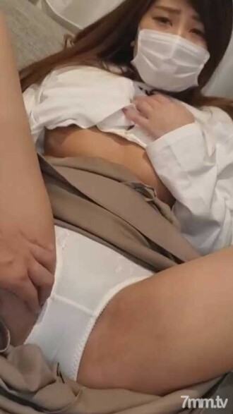 First shot. A hotel date on the way home from work, persuading an apparel clerk working in Tokyo. I can not stand it and vaginal cum shot is made continuously. [Uncensored]