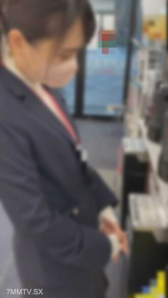"#67" Ein Student im ersten Jahr, der vom Land nach Tokio gezogen ist. Moe im Anzug nach der Arbeit! Verschieben Sie die Unterwäsche und führen Sie sie ein - eine große Menge Vaginal-Cumshot, während Sie Kleidung tragen ♡ Pur ♡