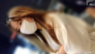 【개인】※무・안내 중 ○사토미 닮고 천진난만한 현지의 후배. 「여기서 하는 거야? 정말로?」 첫 야외 플레이로 우부를 숨길 수 없는 그녀. 불안해지면서도 젖은 엄마 ○ 여기에 놓고 질 내 사정 SEX.