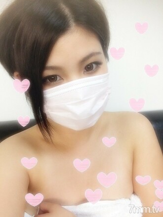 Unang shot 18 taong gulang, creampie! Nakatuklas ng limang-star na babae ☆ Isang cute na 18-taong-gulang na "Truman" JD, isang tiyuhin ang nag-cum! 【selfie】