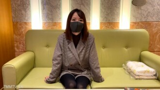 Une belle chamane de 33 ans, pleine d'amour. Une grande quantité d'éjaculation sur le visage pour une femme arrogante, absorbante et au cœur brisé.