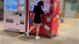 FC2-PPV-4717675 和有男朋友的巨乳青梅竹馬進行野性交！明明她說“不許內射”，我還是強行射進了她體內！