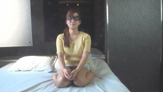 [Half price 500 yen] Fucking for 10 minutes and vaginal cum shot National University Associate Professor Married woman "This is my true appearance. Please take a closer look" Video letter to my husband ② "My husband is not delayed ejaculation unlike you [Personal shooting] With ZIP
