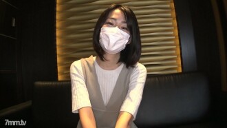 Isang pagkakataong muling makasama ang natural na lotion making machine na "Shizune"! Gaya ng dati, ang kanyang tumutulo na puki na may natitirang sensitivity at ang kanyang puwet ay buhay pa rin at maayos! Sa pagkakataong ito ay ipinasok ko ito nang hilaw (&#039◇&#039)ゞ [Personal shooting] * Kasama ang bonus sa pagsusuri!