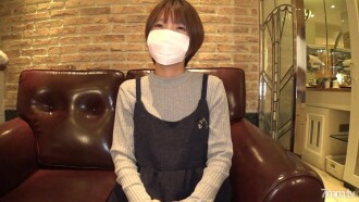 First shot ♪ Minimum wife with a height of 145 cm ♪ I am in agony without being dealt with by my husband ... Aggressive sex that can not be imagined from a quiet appearance! [Personal shooting] * With review benefits!