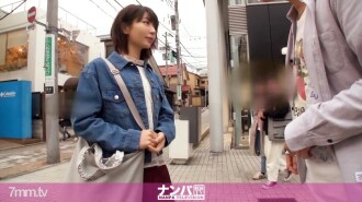 Grabe malandi, first shot. 1316 Nahuli ko ang isang walang muwang na babae sa pangkalahatang tindahan na namimili sa Harajuku na may reward at nakuha ko ito. Wala akong gana mag-shoot ng AV, pero nung nag-masturbate ako gamit ang electric massage machine, naging masarap sa pakiramdam...