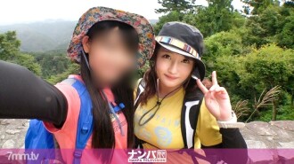 Grabe malandi, first shot. 1402 Pinulot ang isang pares ng mga babaeng estudyante sa kolehiyo na pumunta sa Mt. Takao para sa kanilang debut ng mountain girl! Pagkatapos umakyat sa bundok, nag-enjoy akong kumain at uminom... Nakakuha ako ng isang masarap na babae na may malalaking suso na tuluyang inaantok!