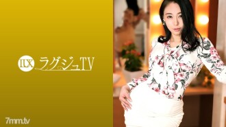 Luxury TV 1384 "Gusto kong maranasan ito bago ako umalis ng Japan..." Ang presidential lady na gustong mapababa at gustong maglaro ng apoy sa huling pagkakataon sa Luxury TV! ? Kahit na ang isang artista ay nadidilig sa isang diskarte sa pakikipagtalik na nagpapataas ng pagnanasa sa sekswal at kapanahunan na hindi nakasalalay sa hitsura! Tikman ang mga stick ng ibang tao na may malambot at malaswang katawan at ilantad ang instinctual sex sa harap ng camera!