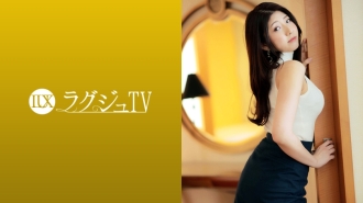 럭셔리 TV 1703 겸손한 느낌이지만 무츠리스케베 큰 가슴 피아노 강사가 심한 섹스로 책 이키! 일상에서는 맛볼 수 없는 분위기, 플레이에 서서히 흥분해 가고, 대담한 체위로 쾌락에 몰두해 간다!