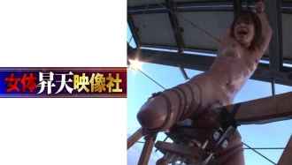 三角木馬の放置責めでトロけきった秘肉を襲う勃起肉棒
