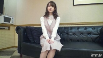 SIRO-3701 【第一拍】网络AV应用→AV体验拍摄924 与男友分手后受伤的美少女AV首次亮相！用手指说：“对不起！ ] 和 Bishabisha 喷！ Mutsurisukebe 女儿在睡觉时抽搐暨 ♪