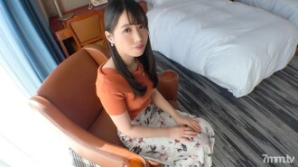 [First shot] [Obvious body with F milk] [Sensitive body that leaks too premature ejaculation] A frustrated girl who likes erotic comics that has not been etched for 2 years. Make a cute voice on the bed .. AV application on the net → AV experience shooting 1200