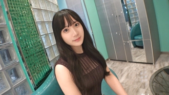 Lumitaw ang isang magandang babae na may itim at puting buhok na mukhang idolo! Magandang mukha! Magandang istilo! Magandang sensitivity! Ang sarap sa pakiramdam na hindi ko mapigilan ang pag-alog ng balakang ko at paulit-ulit na umabot sa climax! [First shoot] AV application online → AV experience shooting 2229