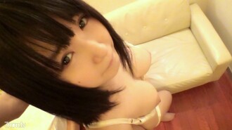 Gonzo H / Yuuri kasama ang isang loli girl na nagbihis